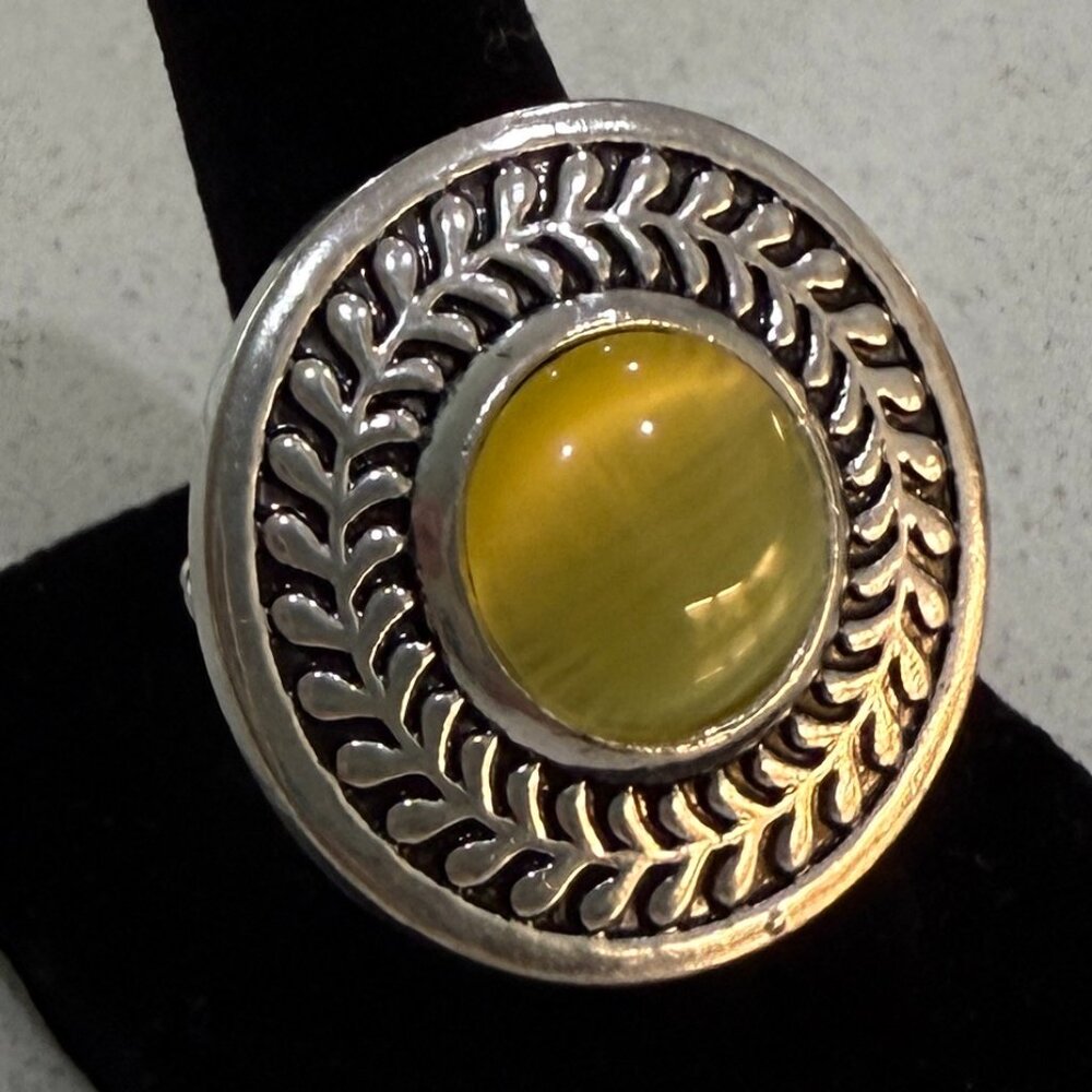 Yellow RING with Stretch Band - Picture 4 of 4
